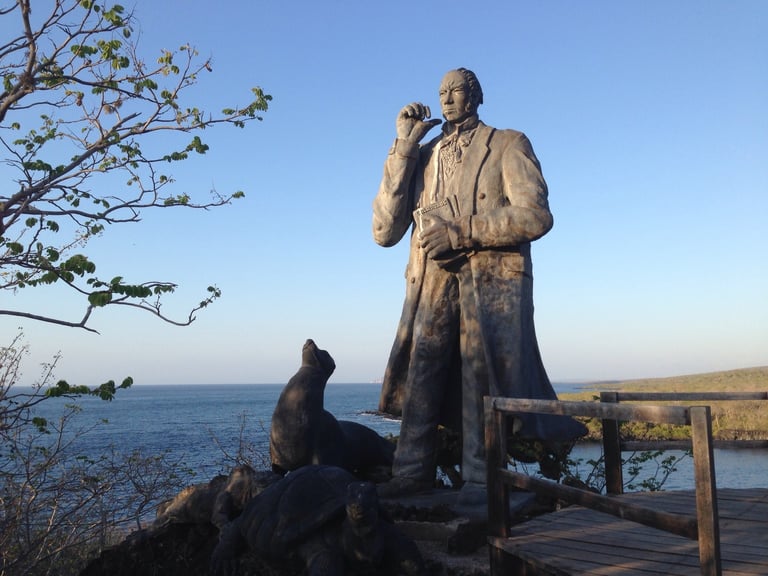 Charles_Darwin_Galapagos.jpg